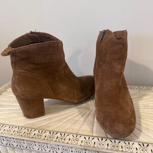 Steve Madden Tan Suede healed Ankle Booties